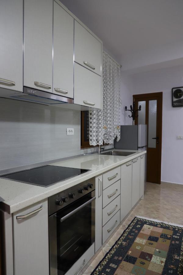 Downtown Apartment 2 Berati Exterior foto